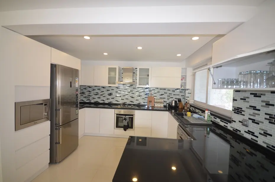 Fitted kitchen